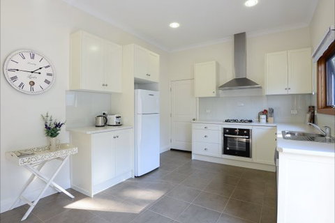 A Seascape Retreat - New South Wales Tourism  8